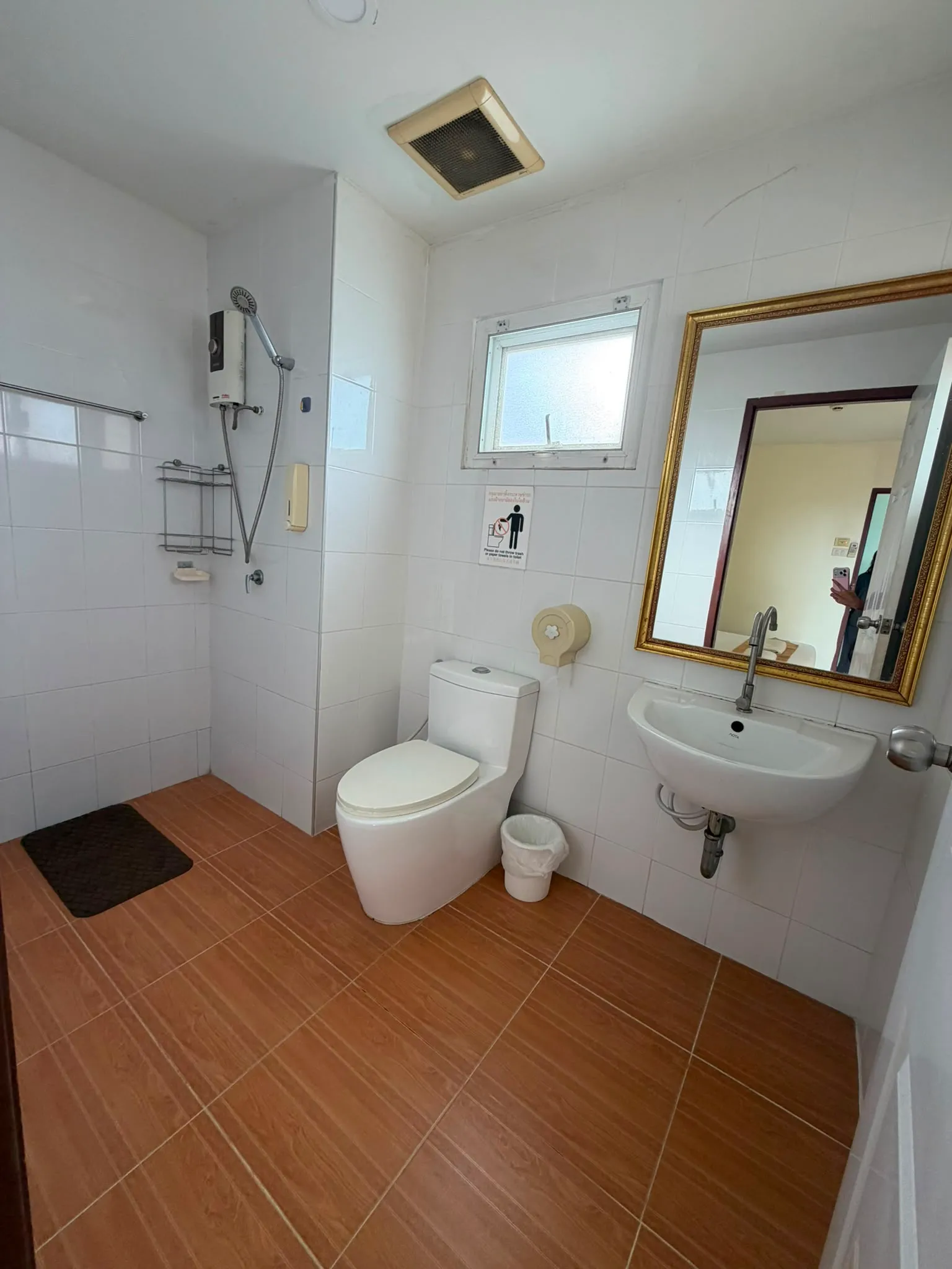 24-Room Hotel for Rent β photo 4