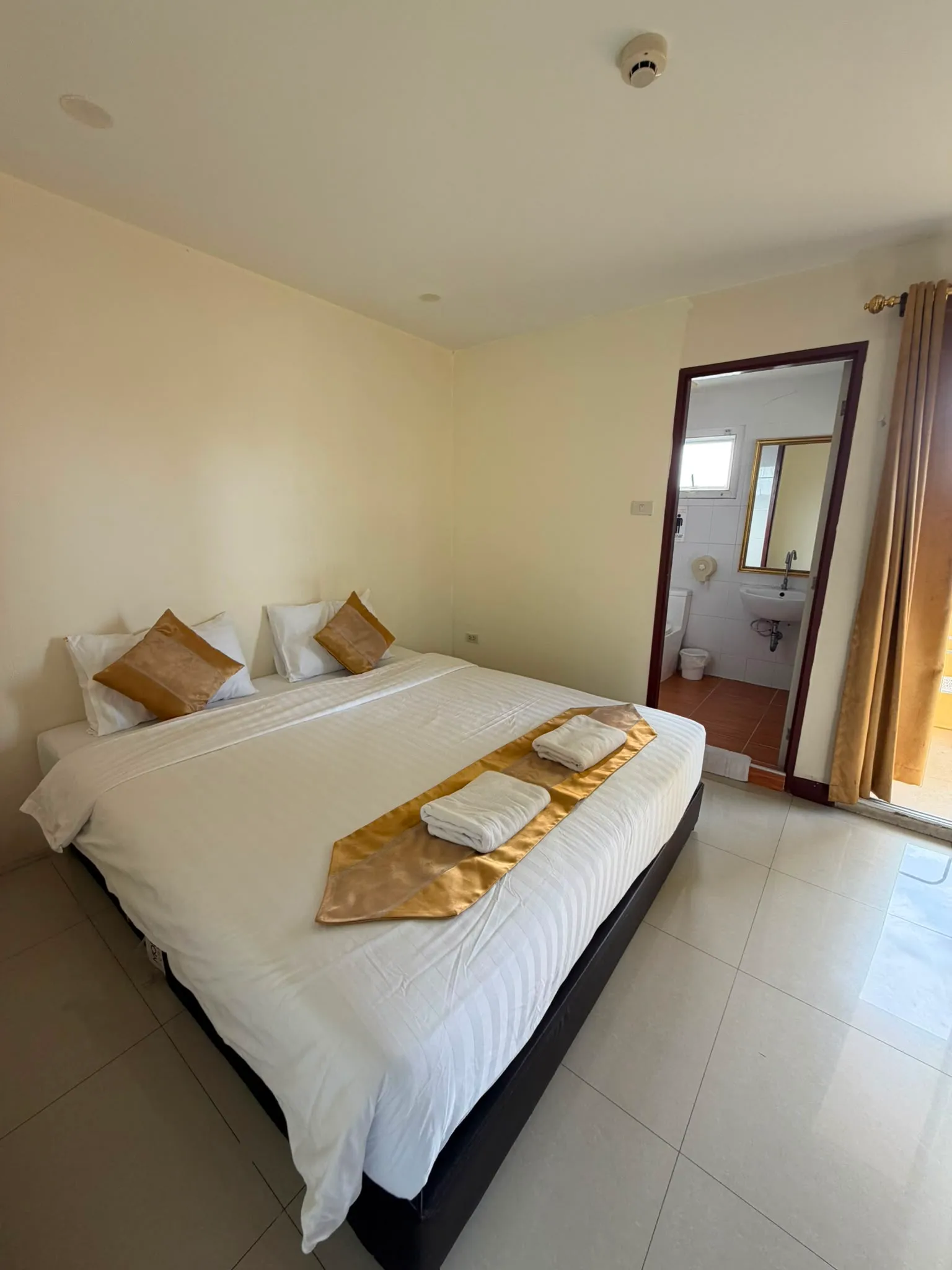 24-Room Hotel for Rent β photo 5