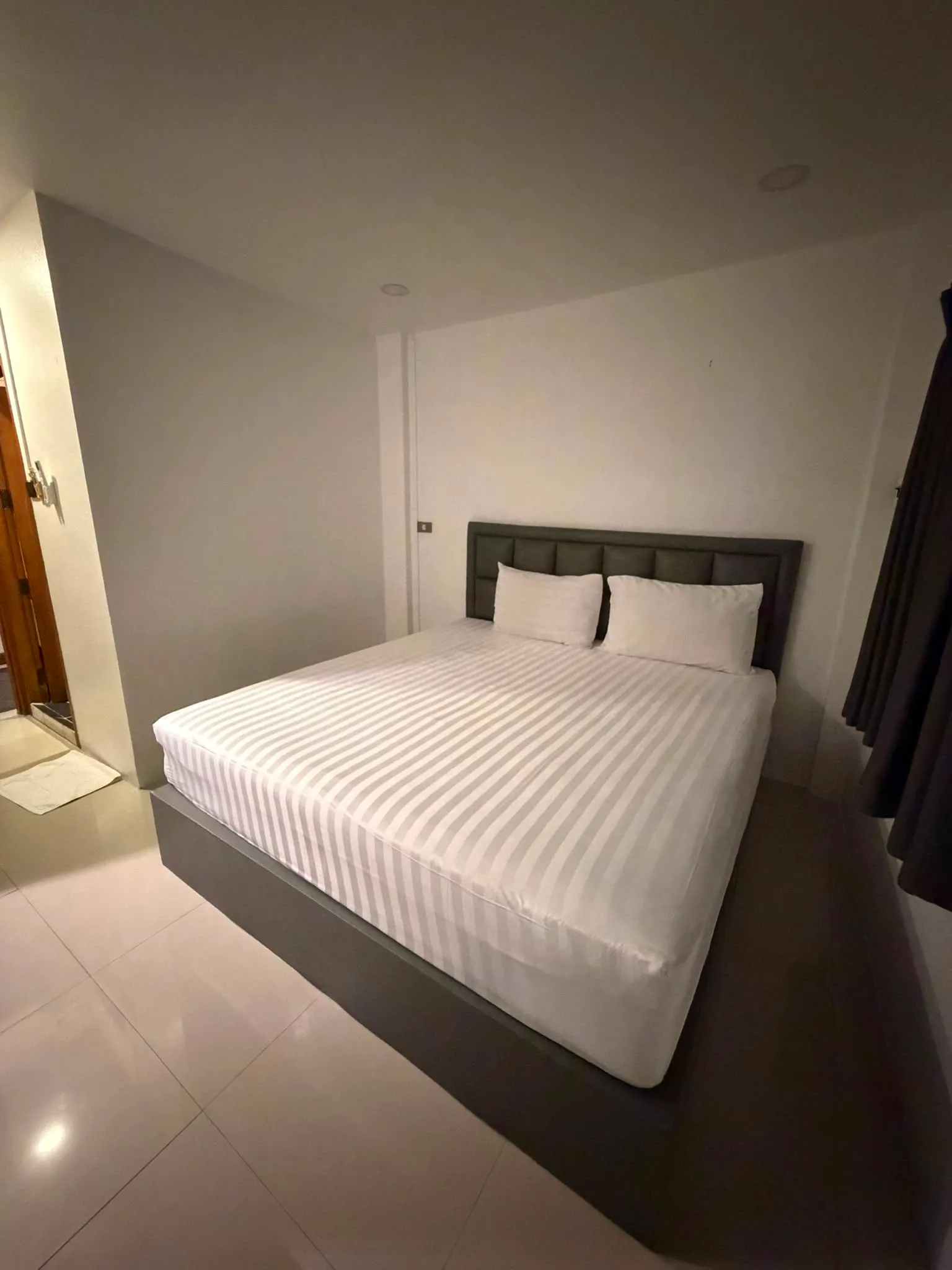 Profitable 13-Room Hotel for Rent β photo 7