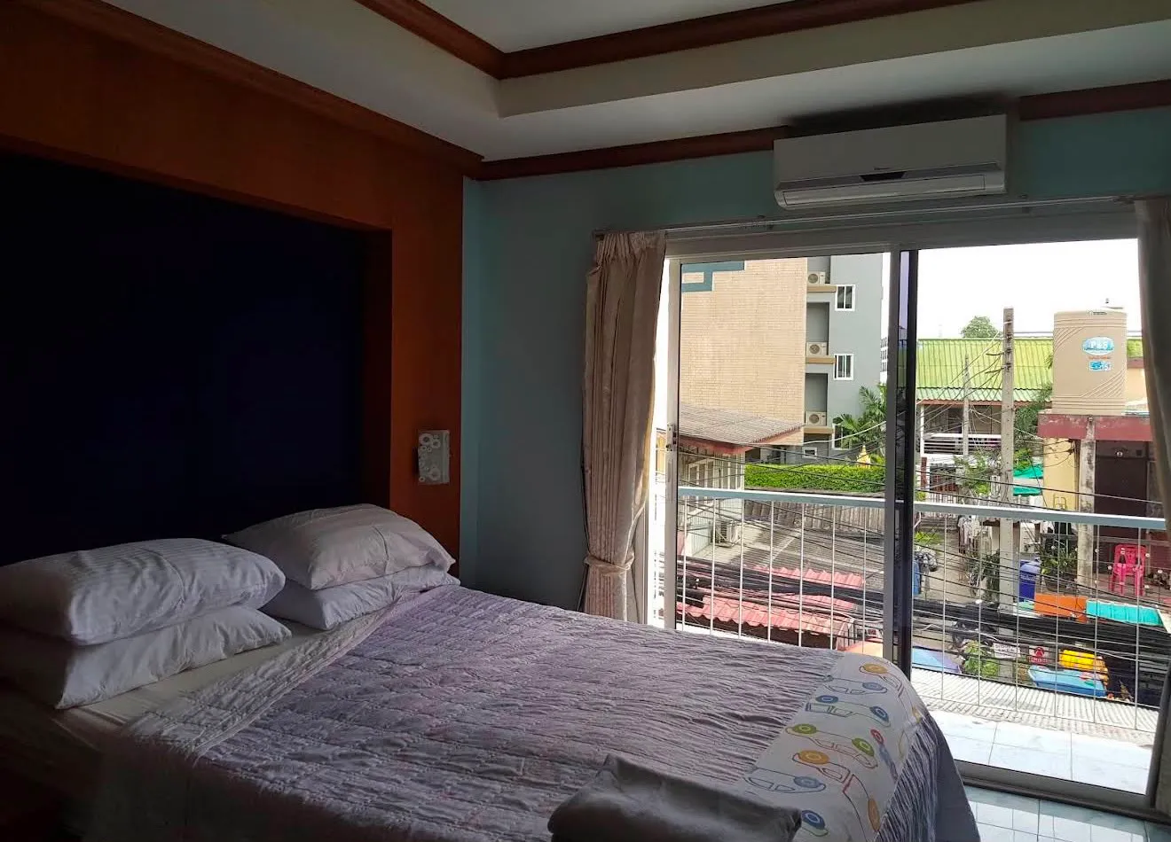 12-Room Hospitality Business for Rent — photo 3