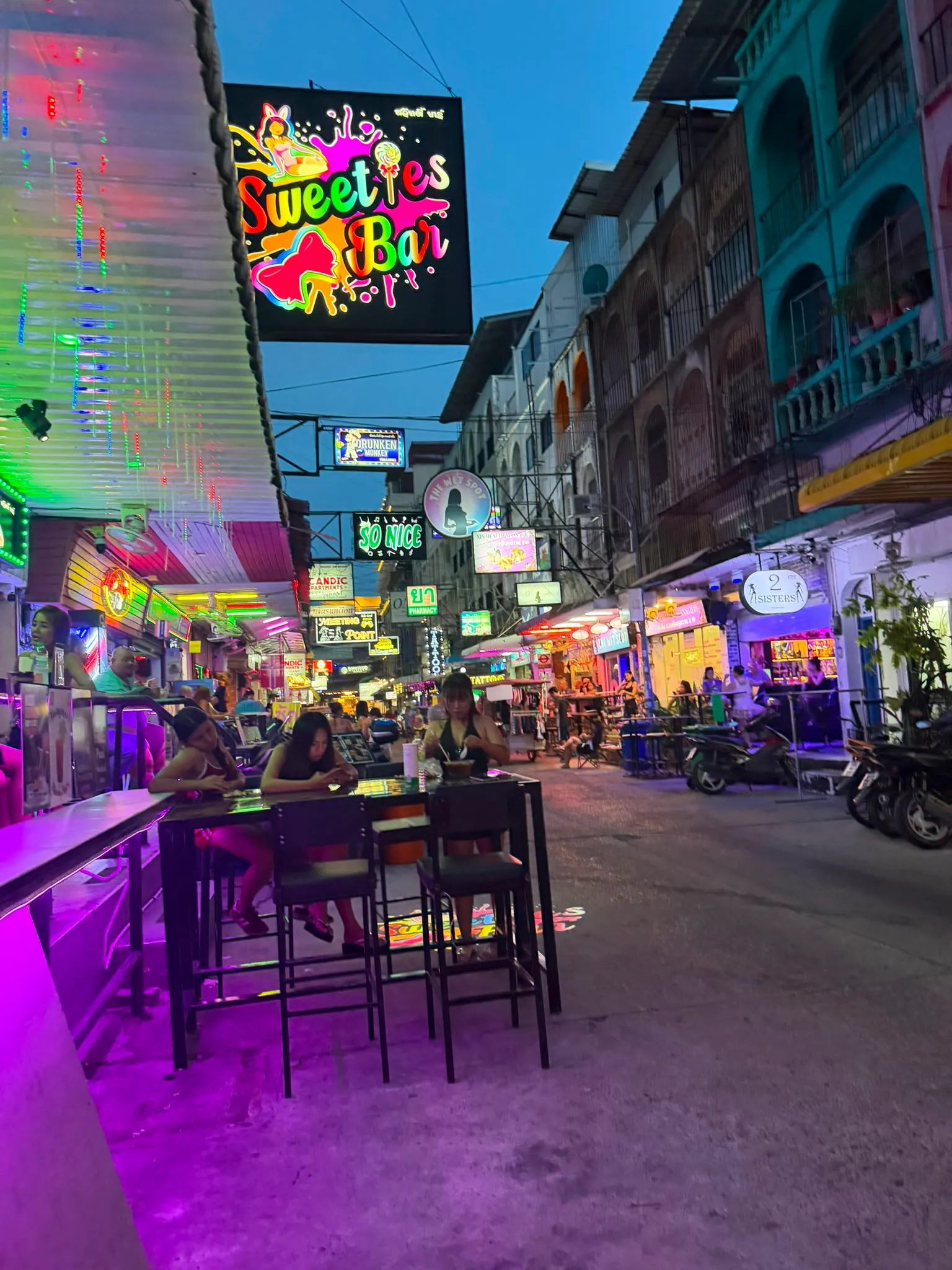 Bar & 12-Room Guesthouse for Takeover β photo 3