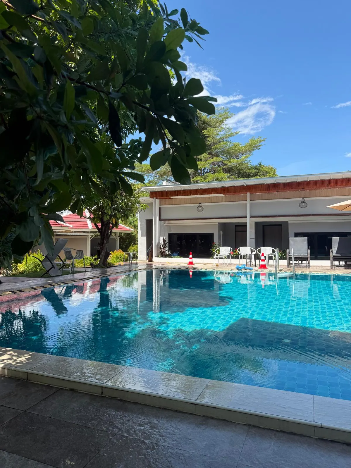 92-Room Hotel for Rent — photo 1