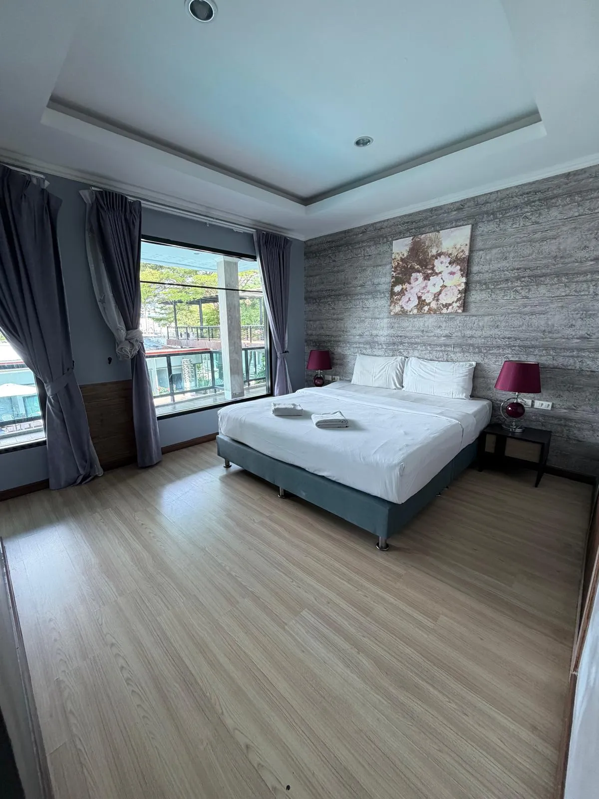 92-Room Hotel for Rent — photo 8