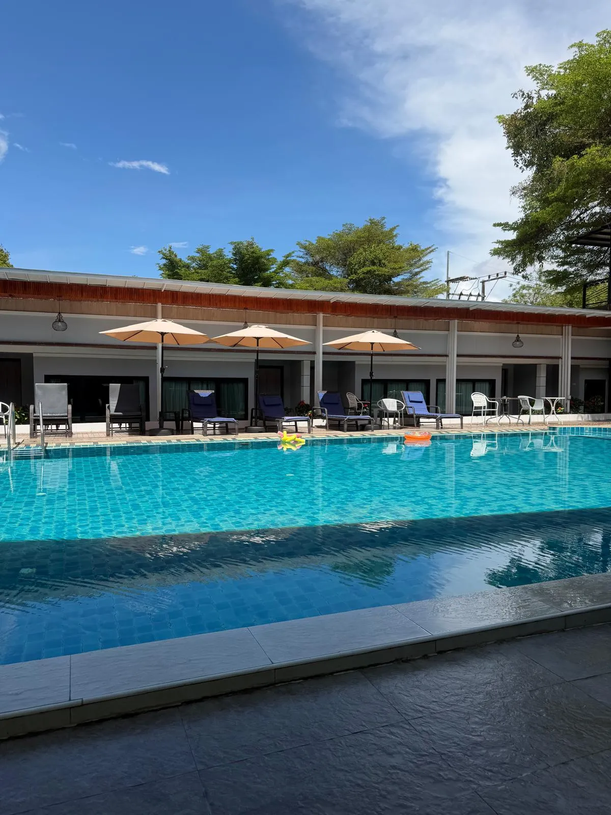 92-Room Hotel for Rent — photo 10