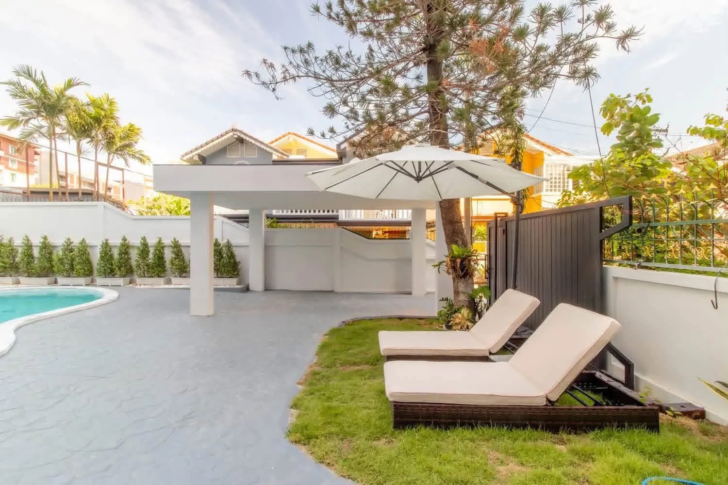 Luxury 7-Bedroom Pool Villa for Sale — photo 4