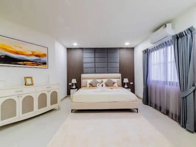 Luxury 7-Bedroom Pool Villa for Sale — photo 15