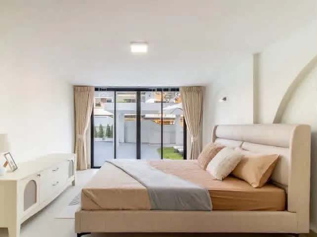 Luxury 7-Bedroom Pool Villa for Sale — photo 16
