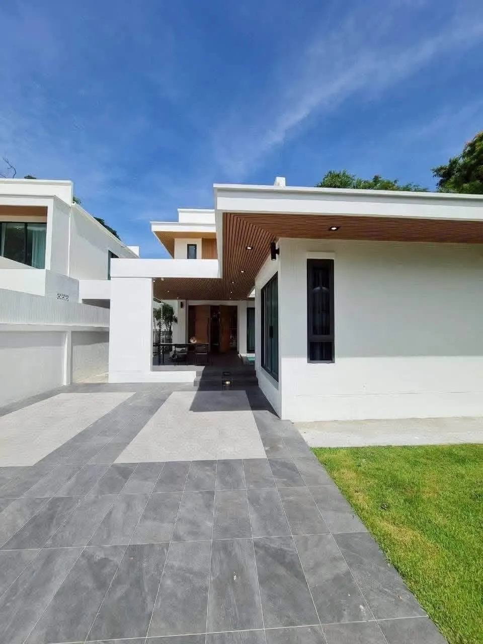 Brand-New Luxury Pool Villas for Sale โ photo 8