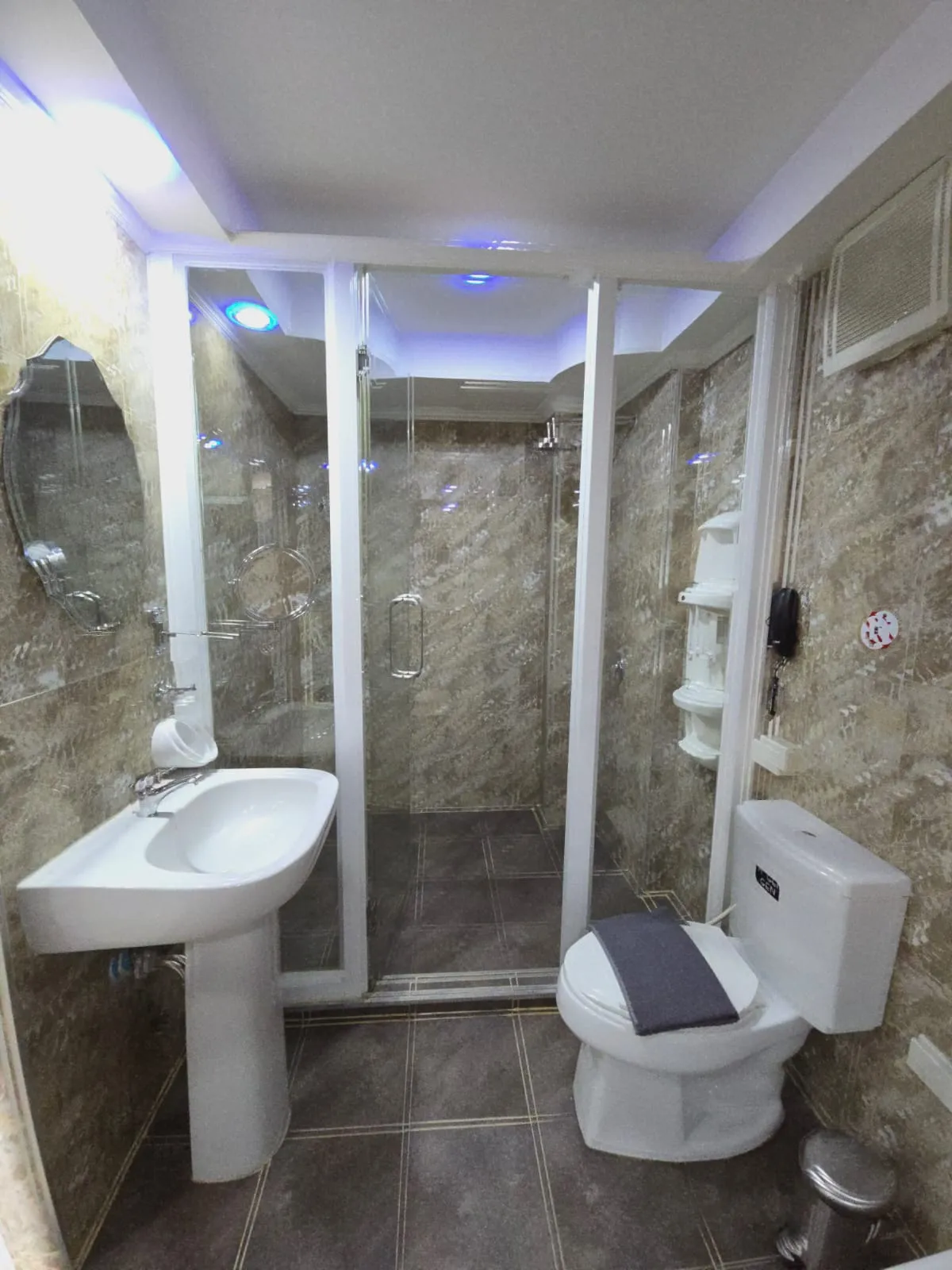 7-Room Hotel for Rent — photo 13