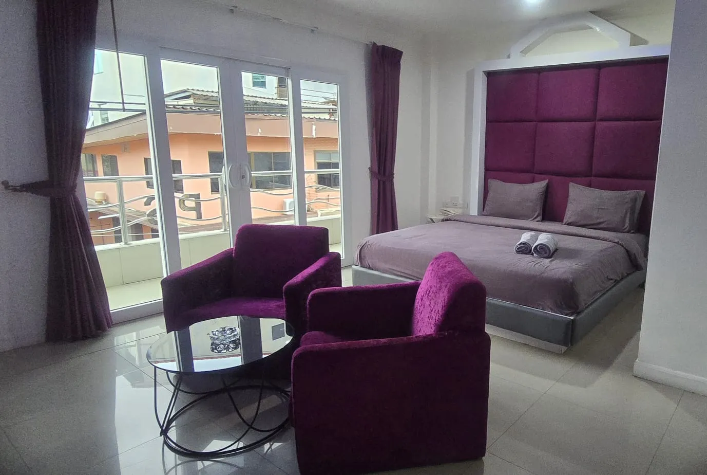 7-Room Hotel for Rent — photo 1