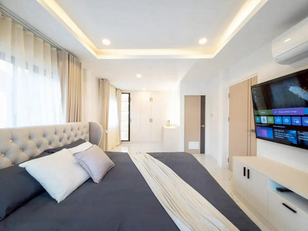 Modern 5-Bedroom Pool Villa for Sale — photo 6