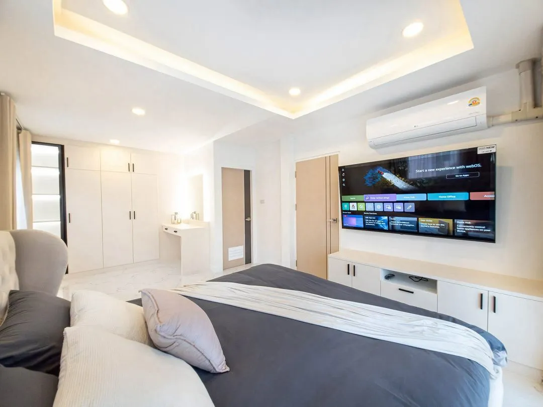 Modern 5-Bedroom Pool Villa for Sale — photo 10