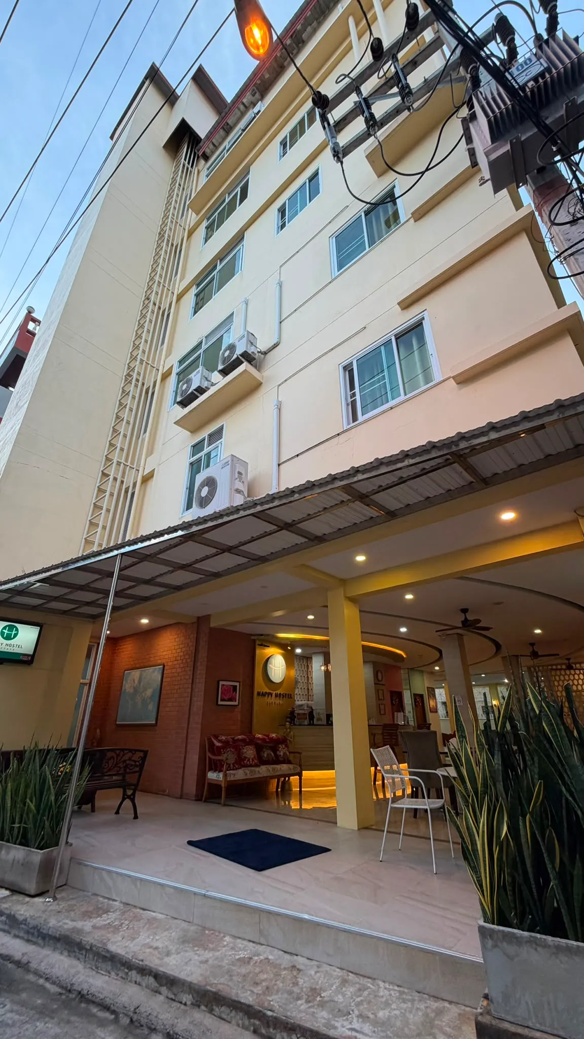 24-Room Hotel for Sale — photo 1