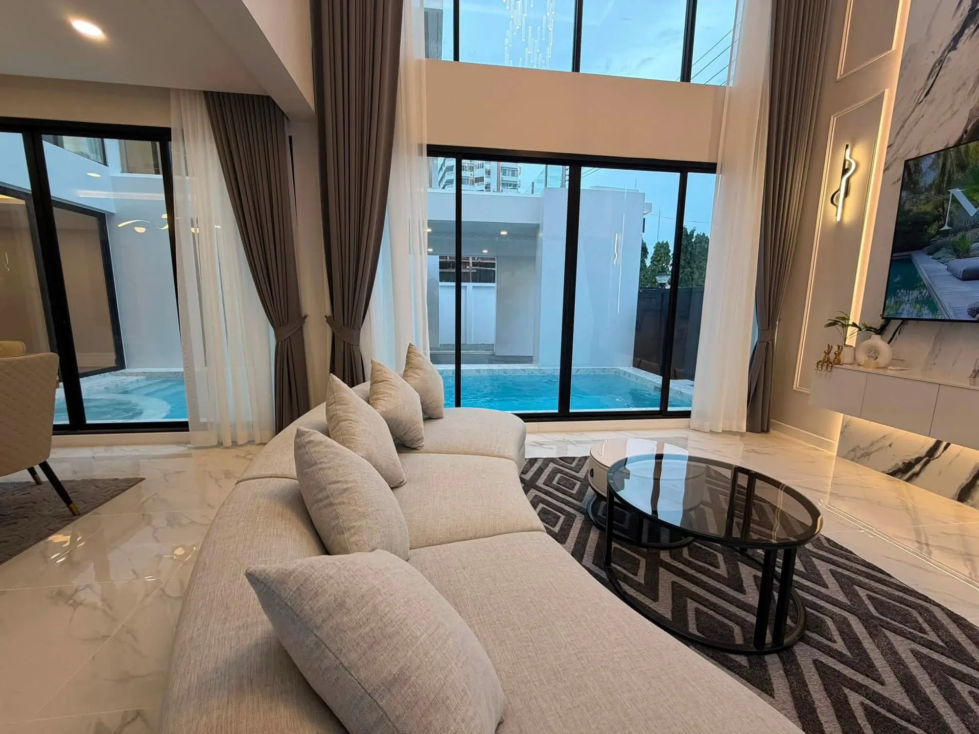 Luxury 5-Bedroom Pool Villa for Sale — photo 11