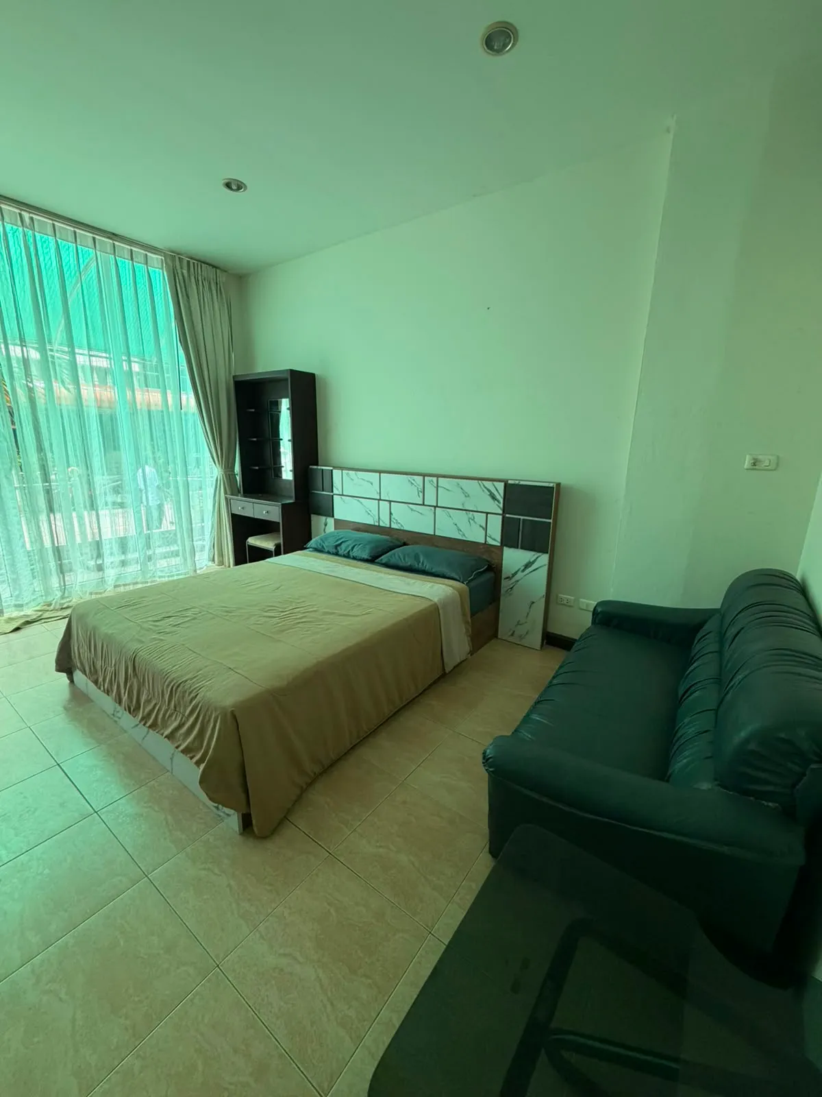 10-Room Hotel for Rent — photo 1