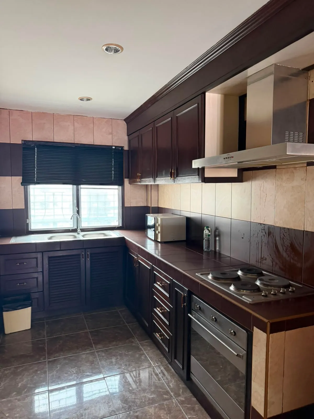 10-Room Hotel for Rent — photo 2