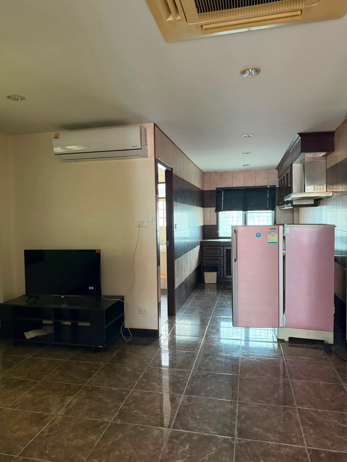 10-Room Hotel for Rent — photo 9