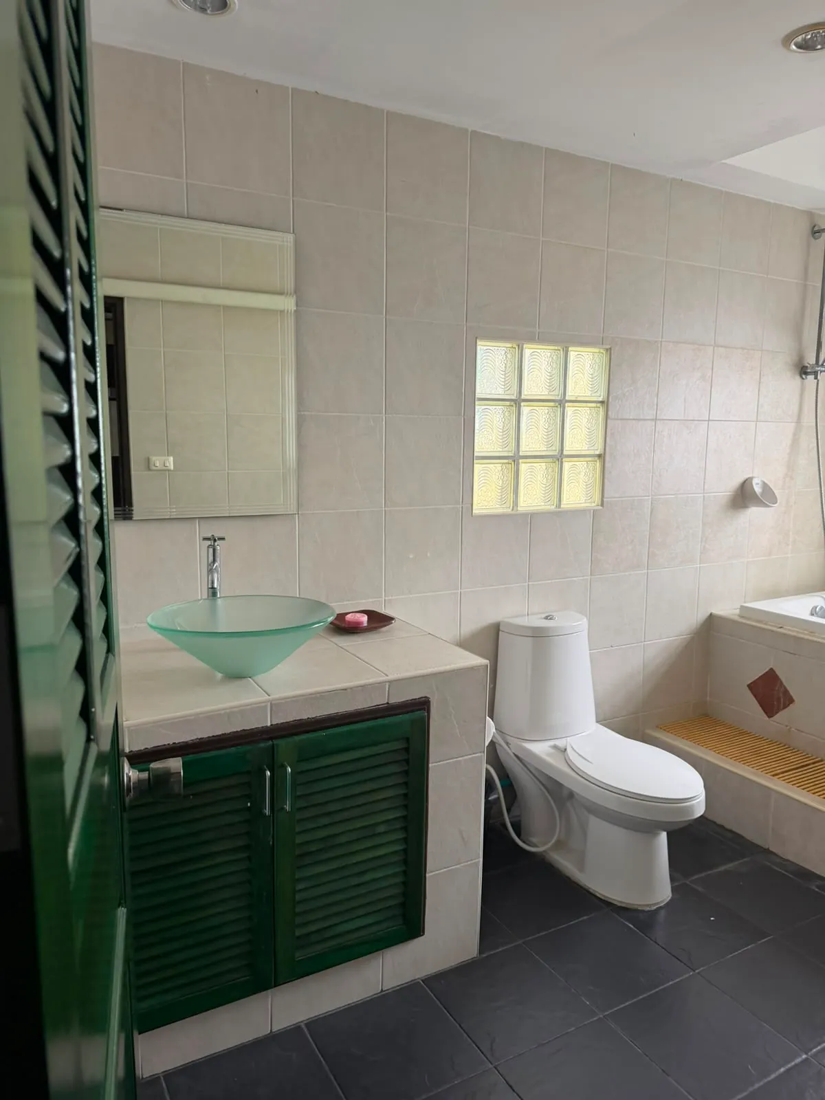 10-Room Hotel for Rent — photo 12