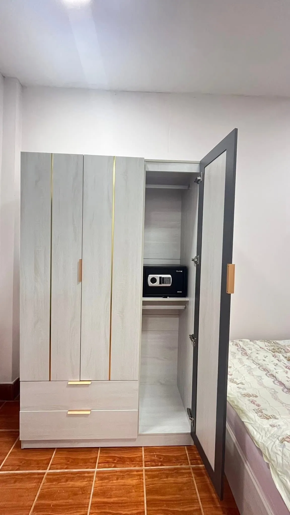 Bar & 6-Bed Guesthouse for Takeover — photo 15