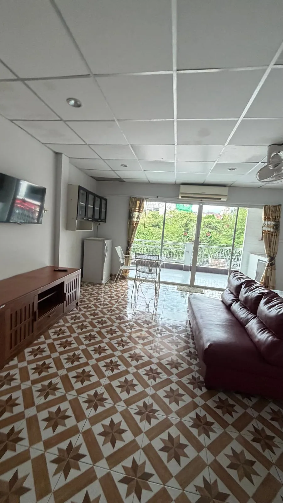 12-Room Building for Rent — photo 3