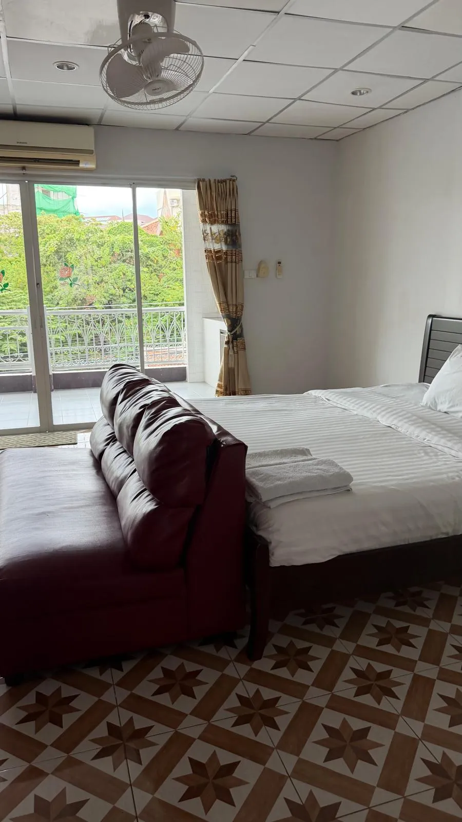 12-Room Building for Rent — photo 7