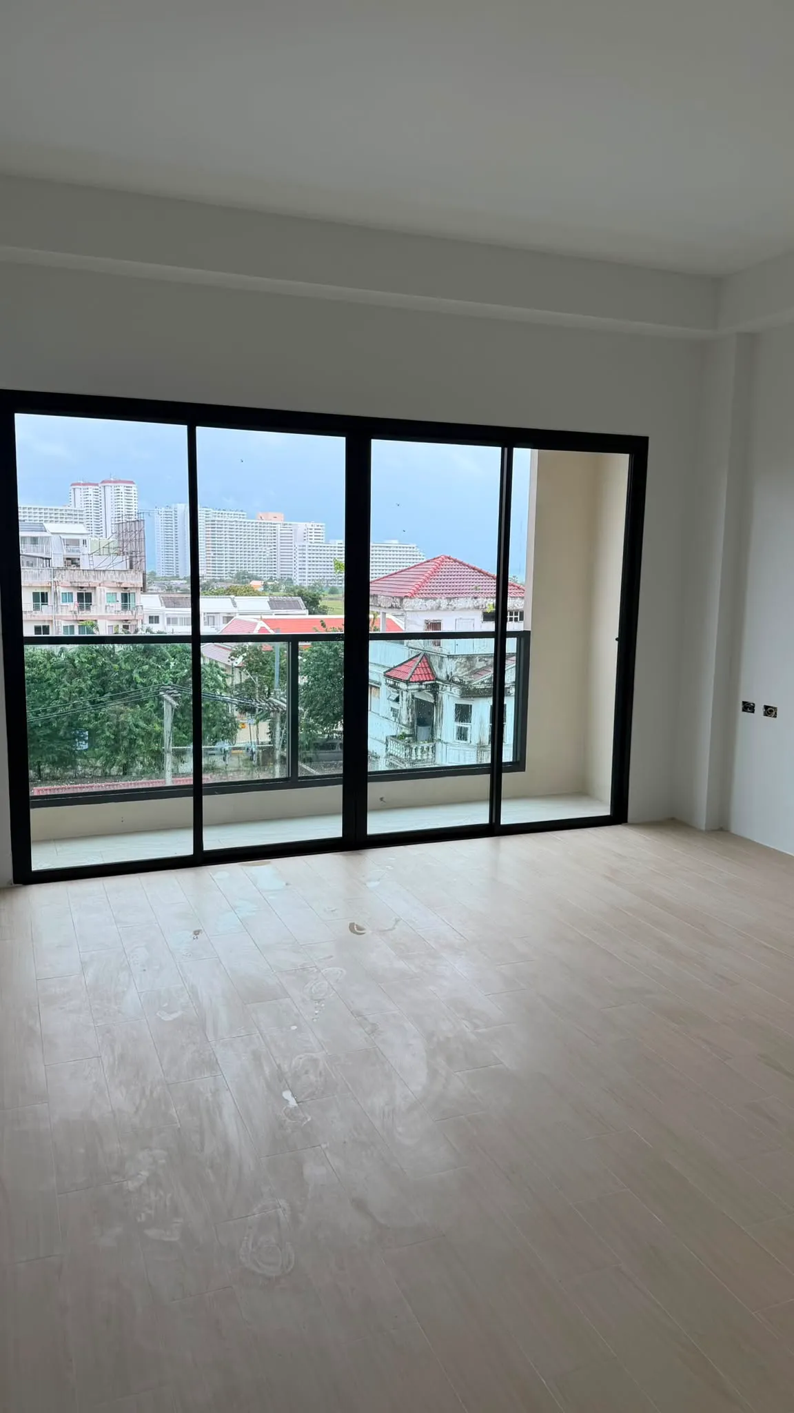 New 28-Room Hotel for Rent — photo 6