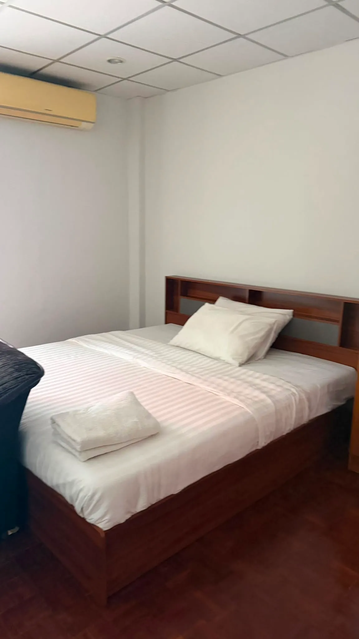 12-Room Hotel for Rent — photo 6
