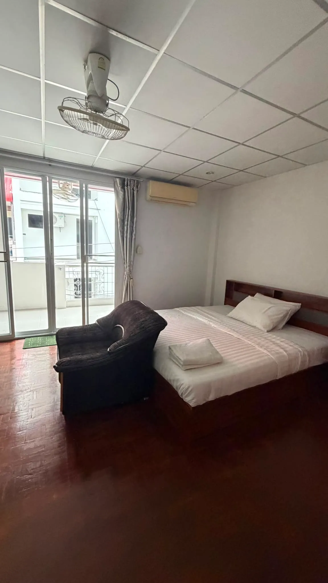 12-Room Hotel for Rent — photo 7