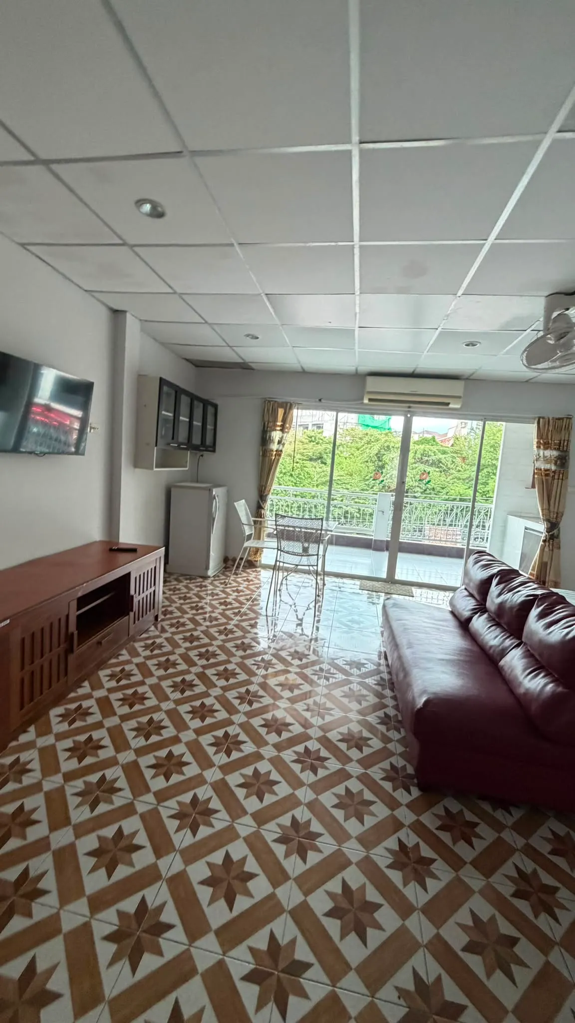 12-Room Hotel for Rent — photo 9