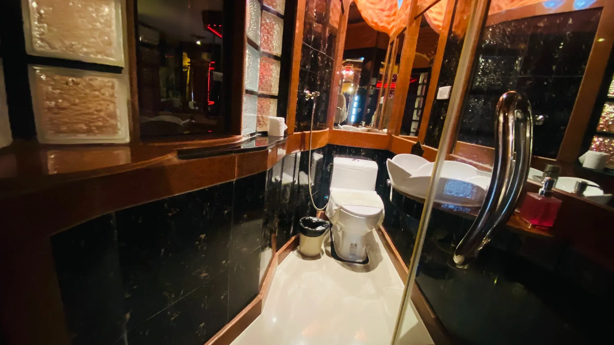 56-Room Hotel for Rent — photo 9