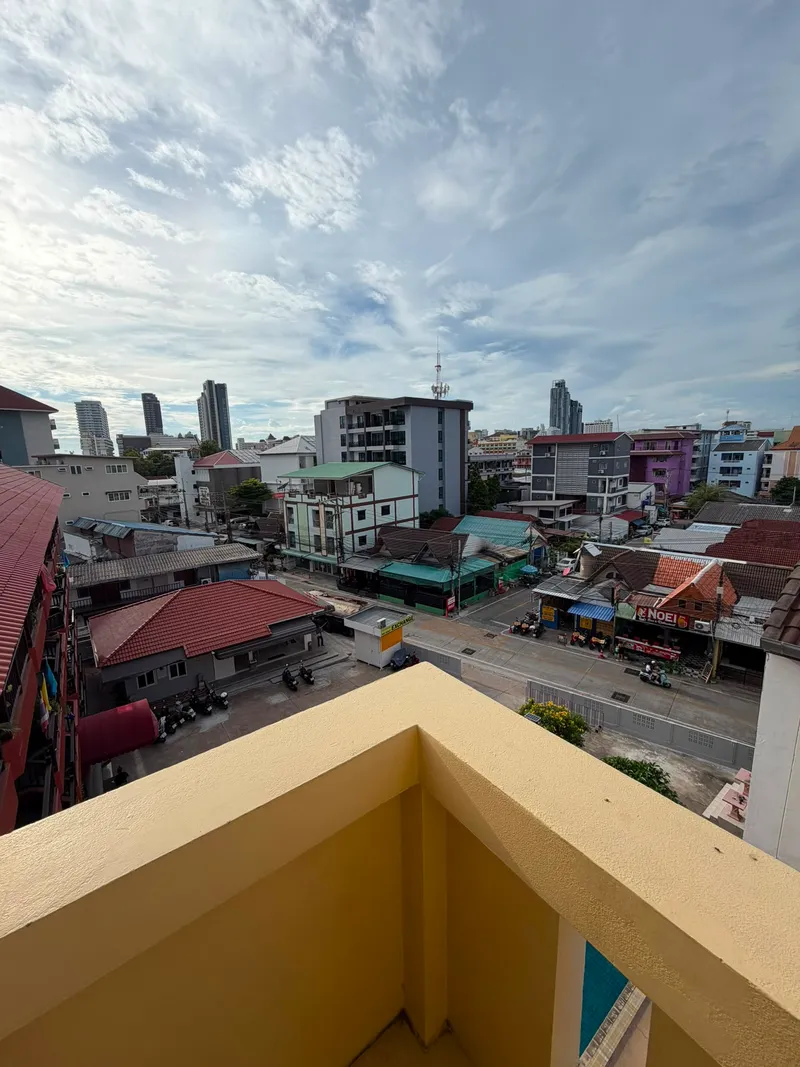 24-Room Hotel for Rent — Soi Buakhao, Pattaya