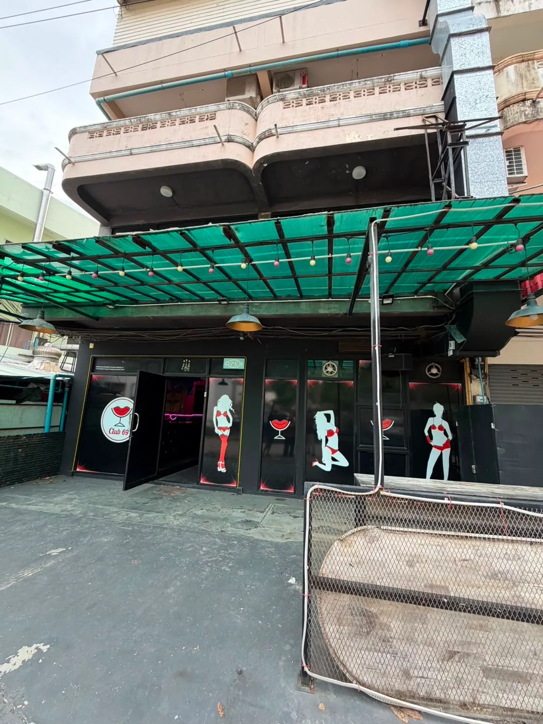 Commercial Building for Rent | Pratamnak Hill, Pattaya
