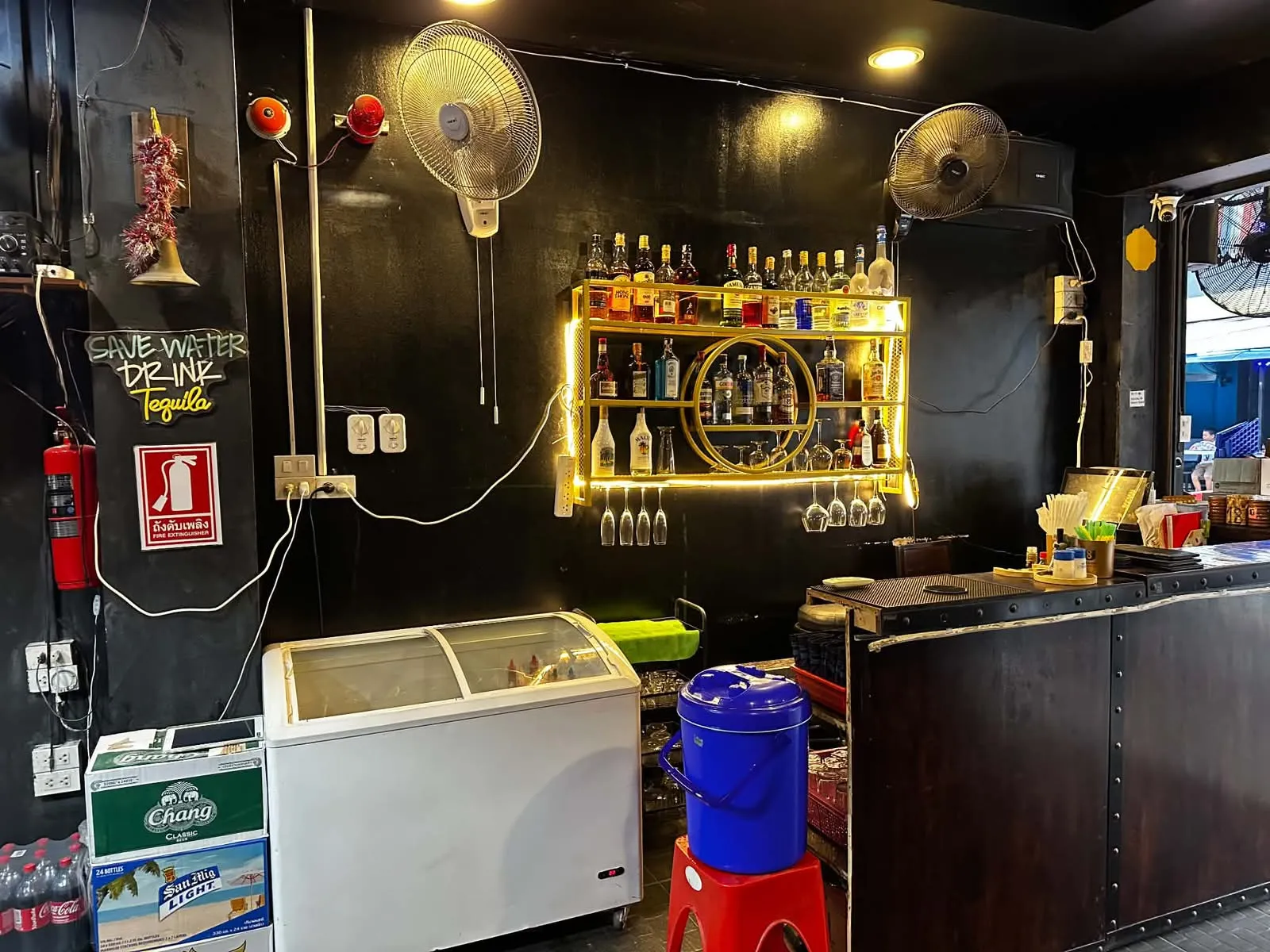 Bar for Takeover — photo 7